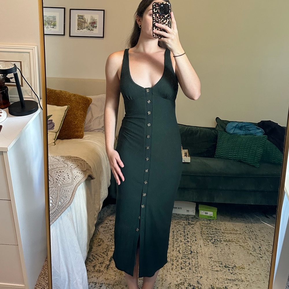 Elegant Green Button-Down Dress